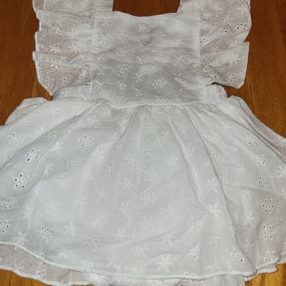 Girls White Eyelet Ruffle Bubble Pinafore Dress 6 Month - Picture 3 of 9